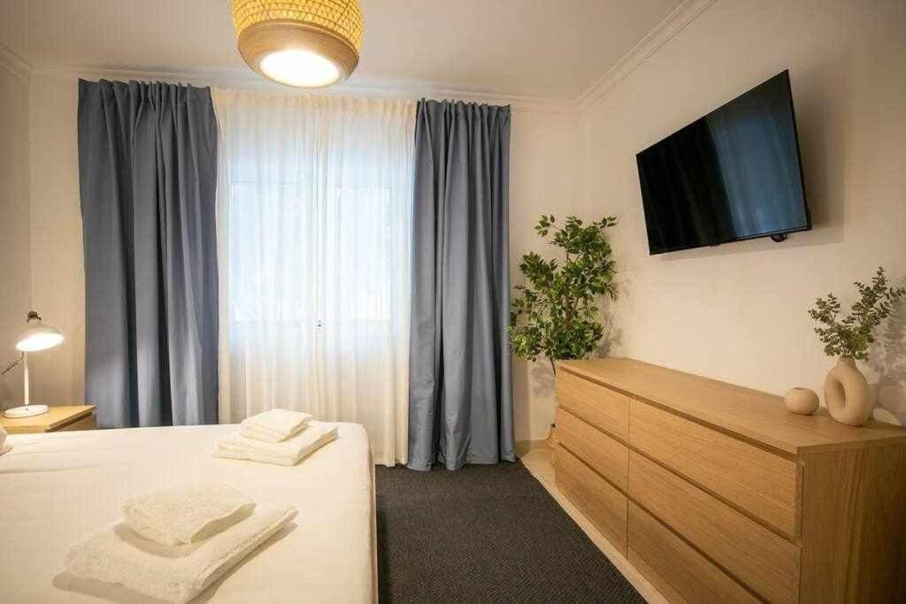 Modern 3Br Apt W/ Lg Terrace, Bbq, Ac & Parking Tavira Luaran gambar