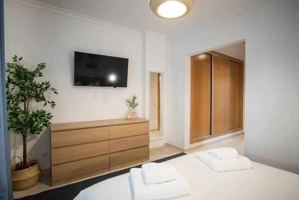 Modern 3Br Apt W/ Lg Terrace, Bbq, Ac & Parking Tavira Luaran gambar