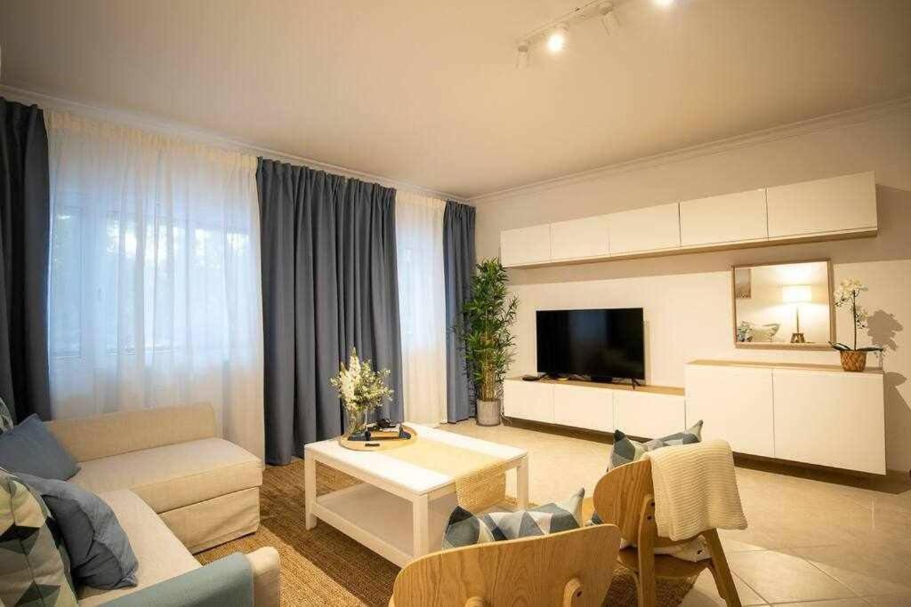 Modern 3Br Apt W/ Lg Terrace, Bbq, Ac & Parking Tavira Luaran gambar